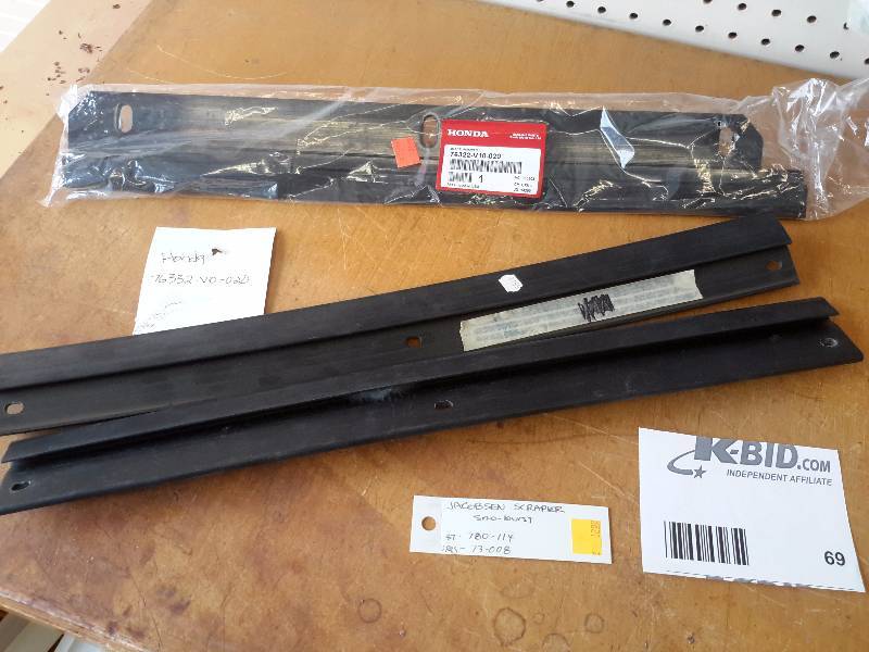 lot 69 image: 3 Honda Scrapers.. See tag for specs