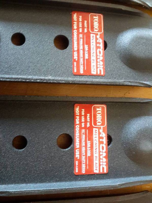 lot 229 image: 6 Toro Atomic Mulching Blades