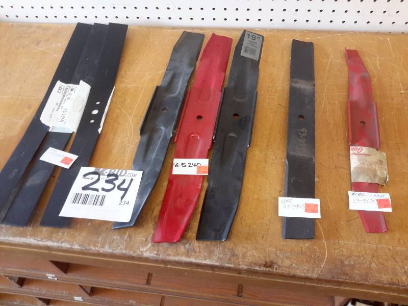 lot 234 image: 9 lawn mower blades