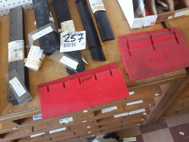 lot 257 image: Misc. Vintage parts