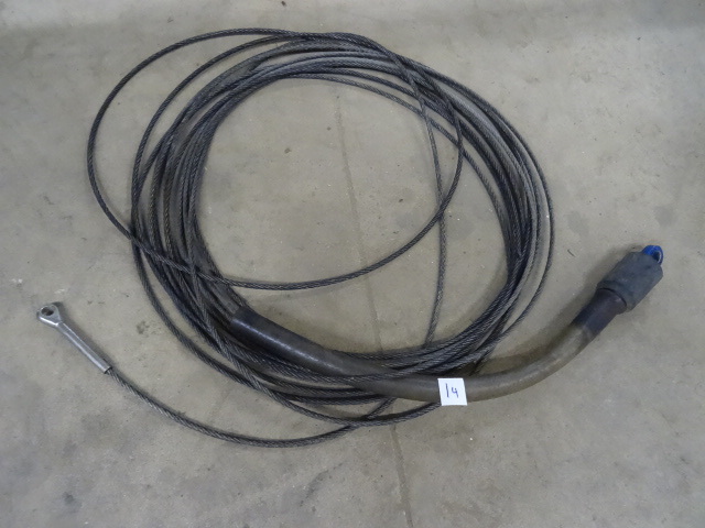 lot 14 image: Steel cable with eyelets. Extra ste...