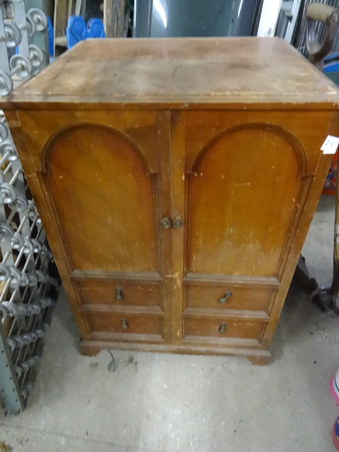 lot 25 image: Vintage wood cabinet. 27 x 24 x 39....