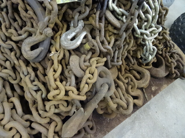 lot 46 image: Large lot of misc tie down chains. ...