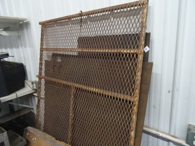 lot 60 image: Misc plate steel. Metal trailer ram...