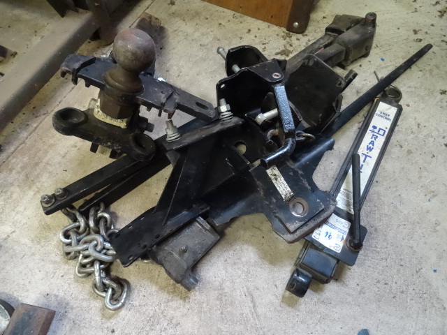 lot 96 image: Reese 12,000 weight distribution hi...