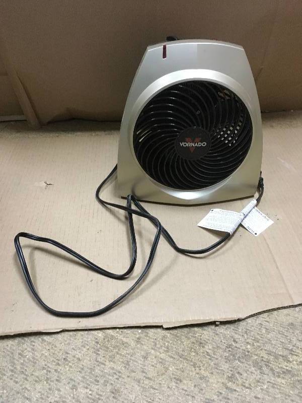 lot 18 image: Vornado Portable Electric Heater in working conditions