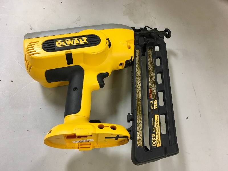 lot 44 image: DeWalt 18-Volt XRP NiCd Cordless 16-Gauge 20 Degree Angled Nailer