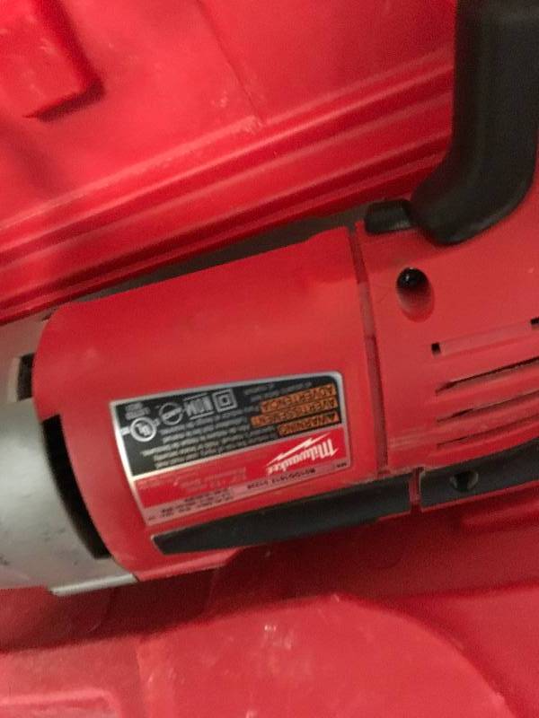 Milwaukee 12 in. Heavy-Duty Hammer Drill in like new condition
