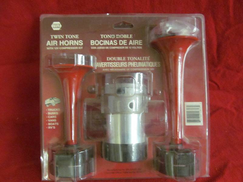 lot 15 image: Air horns