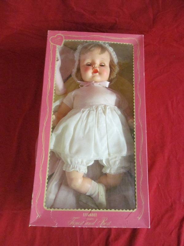 lot 25 image: vintage Effanbee doll
