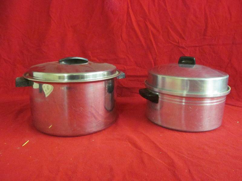 lot 38 image: Aluminum ware pot