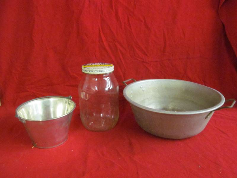 lot 41 image: vintage jar, pan, bucket