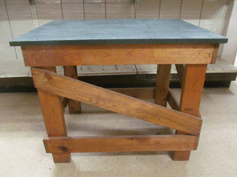 lot 89 image: table