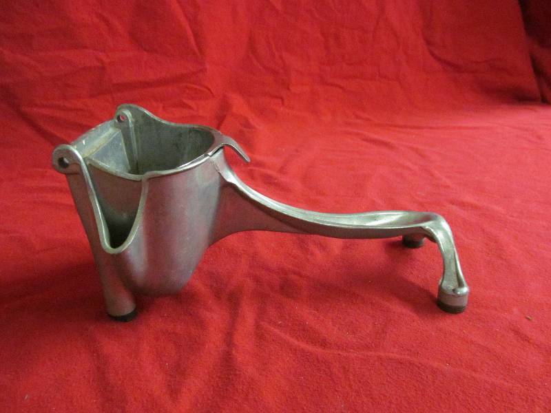 lot 114 image: Vintage Aluminum juicer