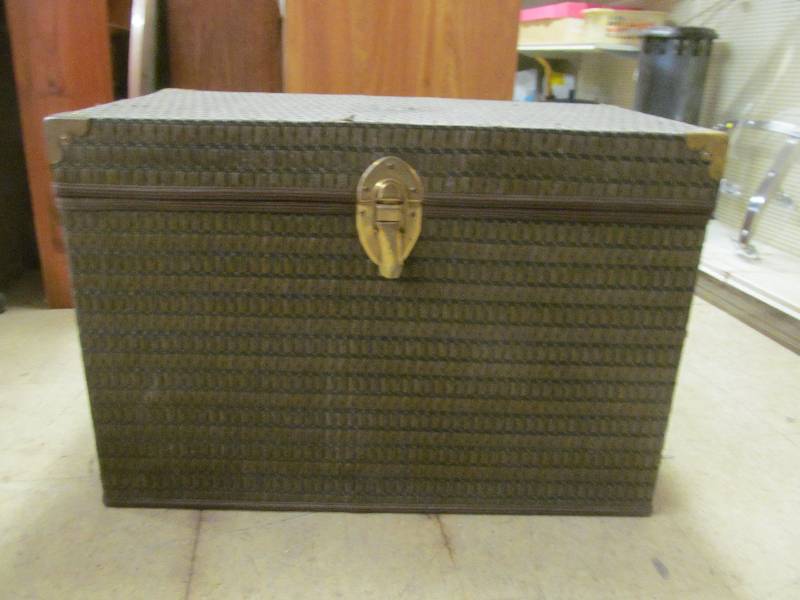 lot 120 image: storage chest