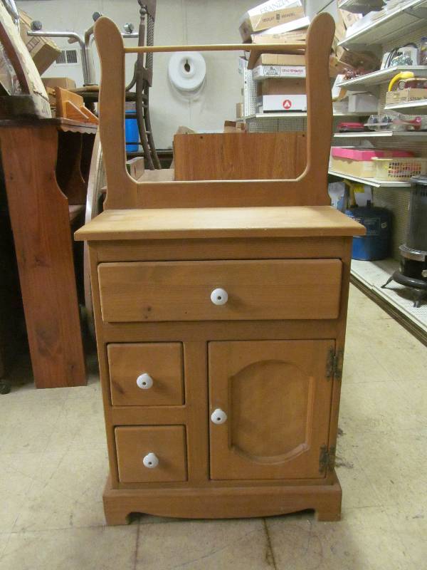 lot 122 image: replica vintage dry sink