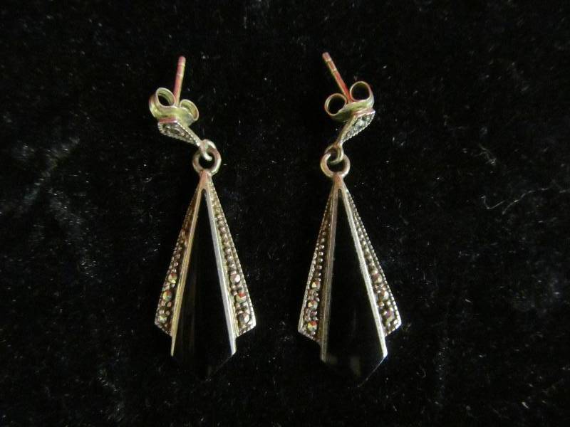 lot 161 image: jewelry