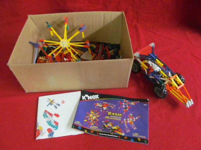 lot 177 image: Knex toys