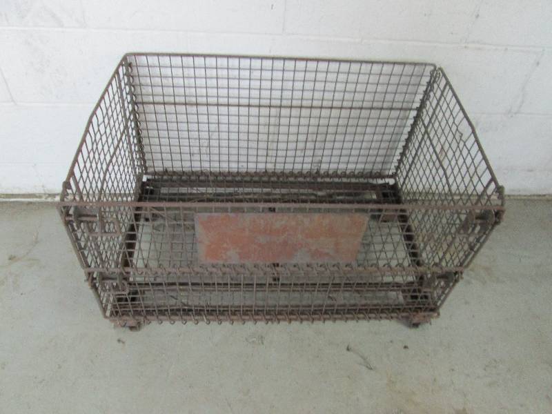 lot 53 image: Wire Parts Basket