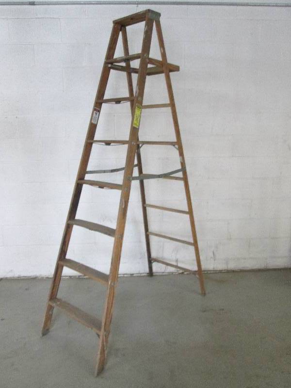 lot 63 image: Wood Ladder