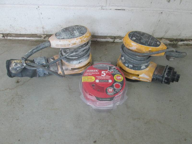 lot 75 image: Dewalt Random Orbital Sanders