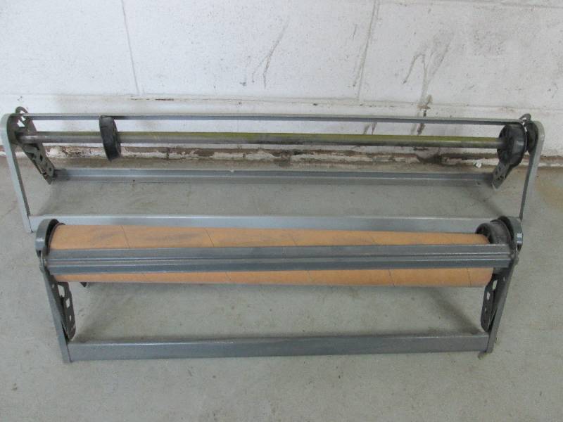lot 80 image: Paper Roll Holder  Cutter