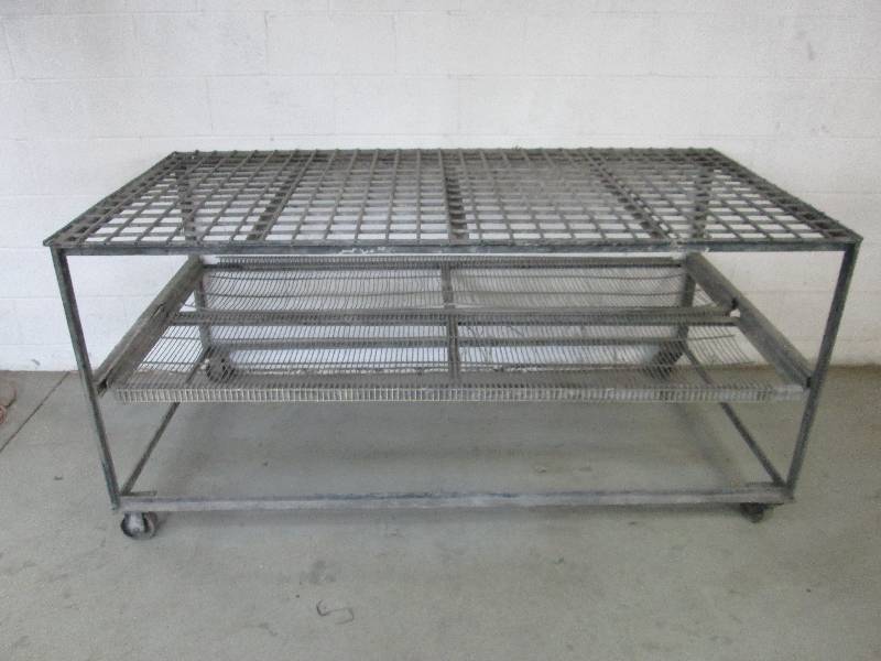 lot 40 image: Powder Coating Parts Table