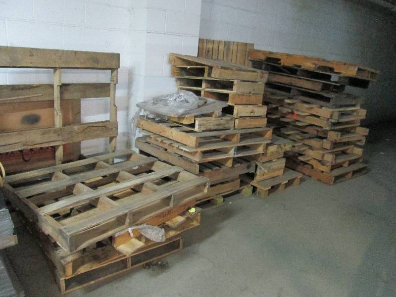 lot 93 image: wood Pallets