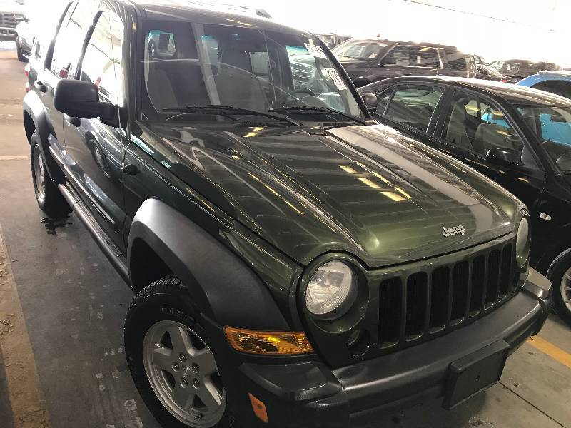 lot 4 image: 2007 Jeep Liberty Sport 4x4