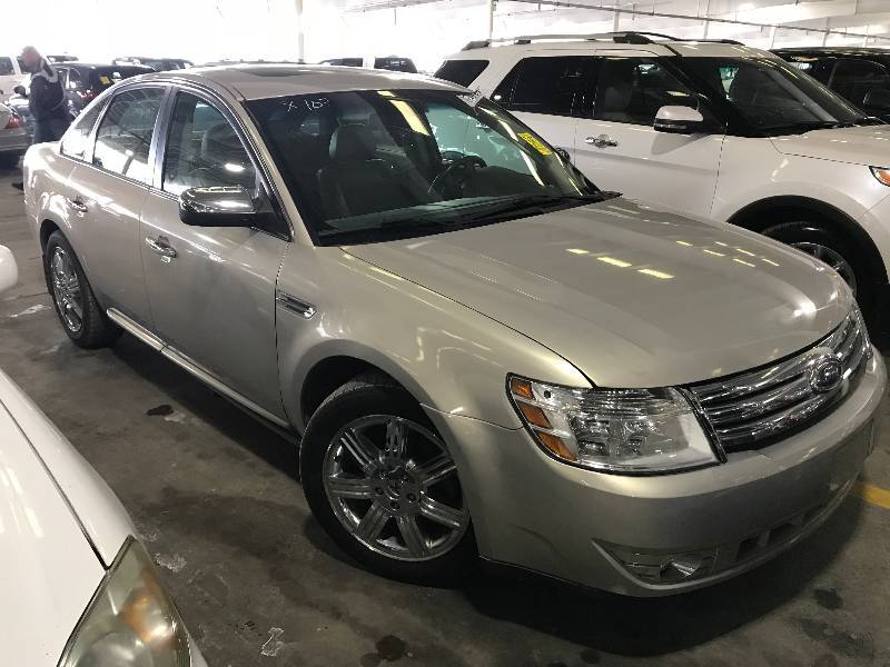lot 7 image: 2009 Ford Taurus Limited