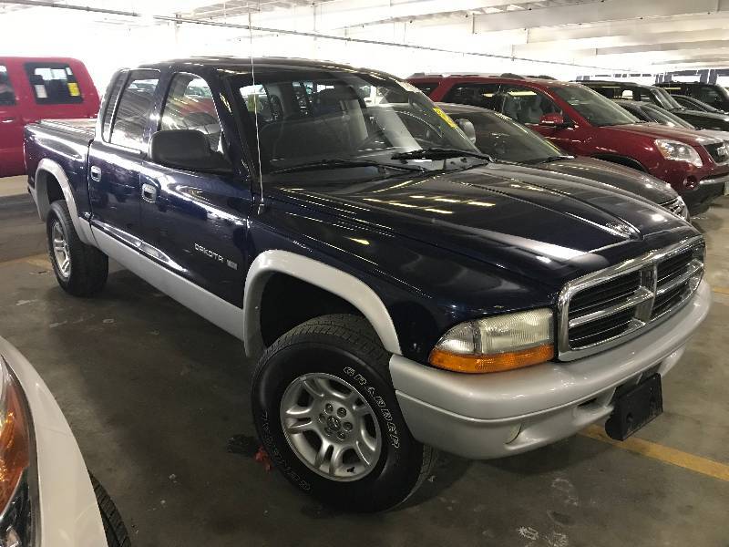 lot 9 image: 2002 Dodge Dakota 4x4 Crew Cab