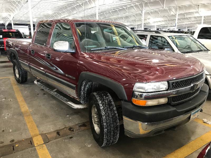 lot 12 image: 2002 Chevrolet Silverado 2500 4x4