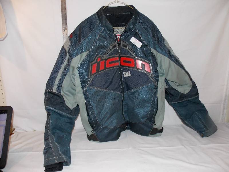 lot 52 image: Contra iicon size Large Snowmobile Jacket
