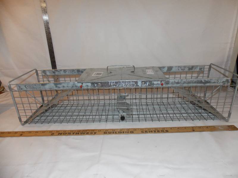 lot 60 image: Live Trap 31 inches long 7 14 high