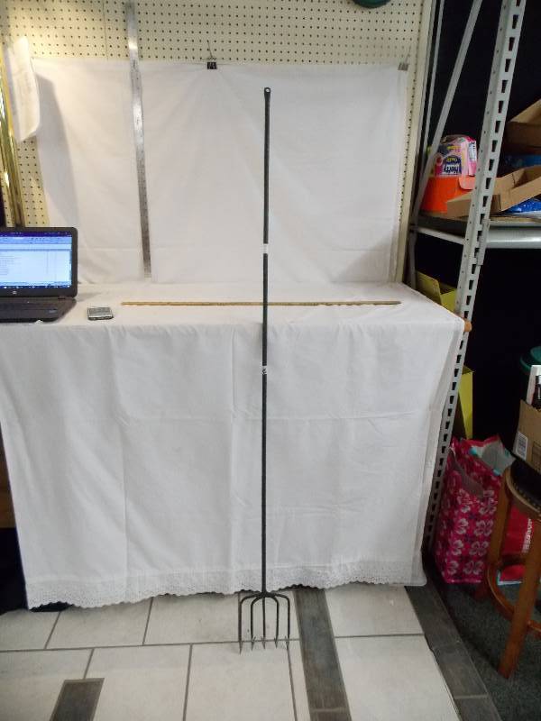 lot 62 image: 5 Tine Spear