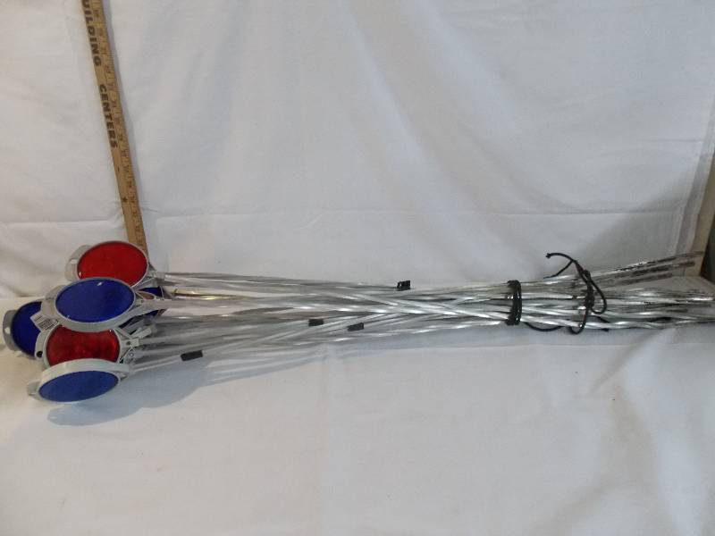 lot 68 image: Bundle of 17 driveway reflectors