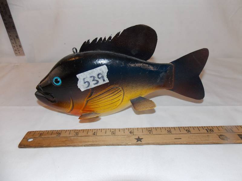 lot 69 image: 10 Spearing Decoy