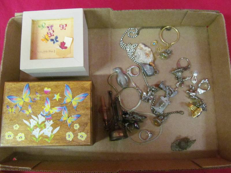 lot 8 image: vintage costume jewelry, jewelry boxes