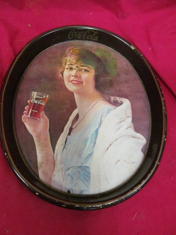 lot 15 image: vintage Coca Cola tray