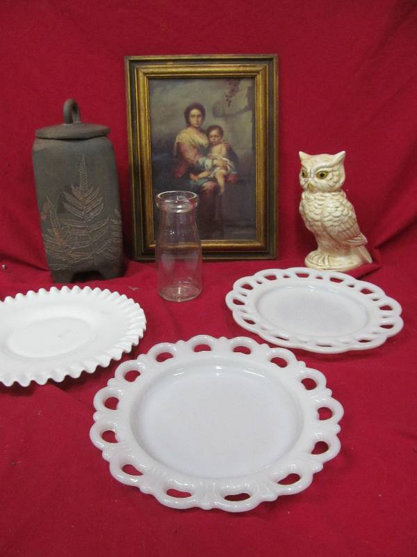 lot 25 image: home dcor pieces
