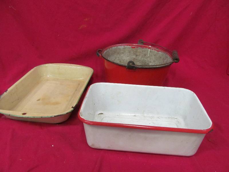 lot 38 image: vintage enamel pans