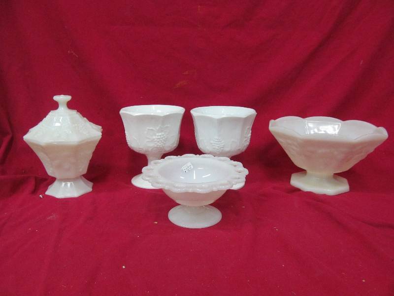 lot 41 image: Vintage milk glass