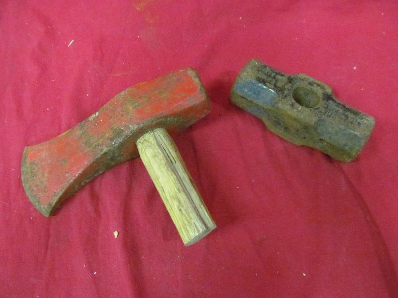 lot 47 image: splitting maul, sledgehammer head