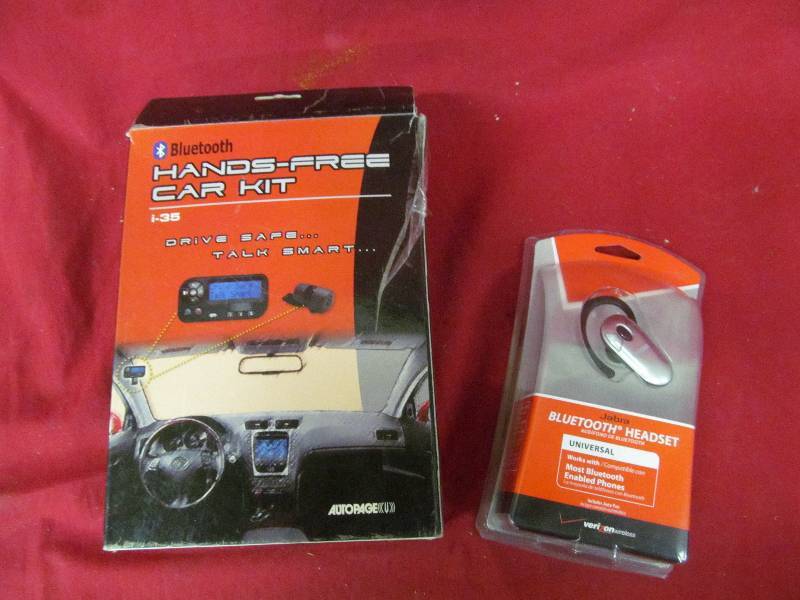 lot 70 image: Bluetooth hands free kit ,headset