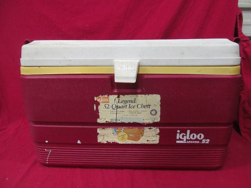 lot 78 image: Igloo cooler