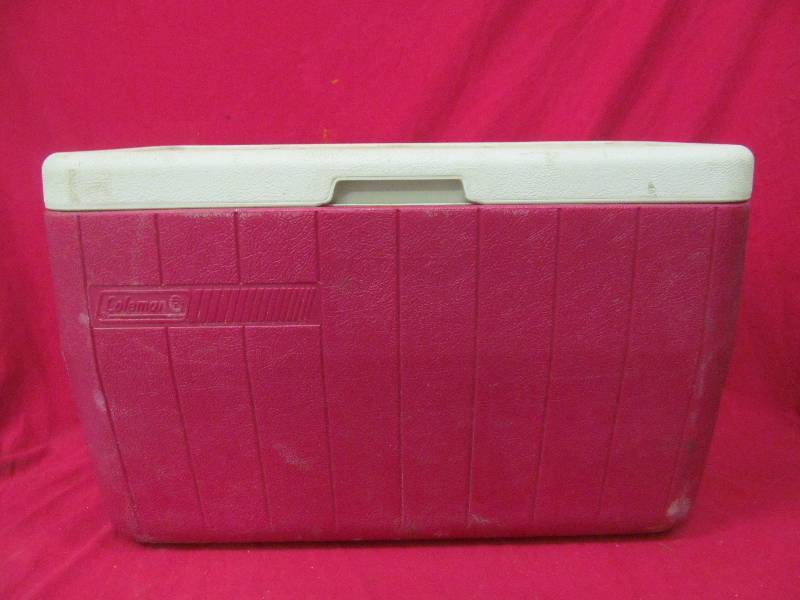 lot 83 image: Coleman cooler