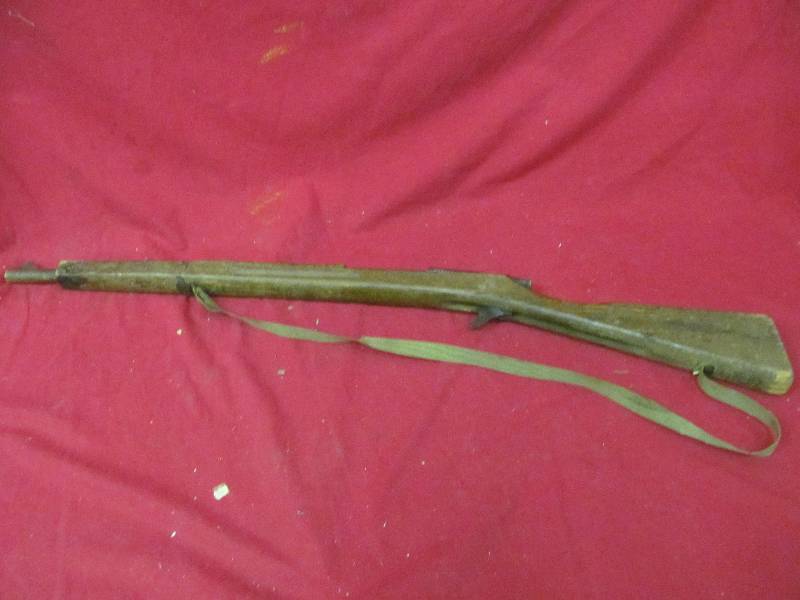 lot 92 image: vintage toy gun