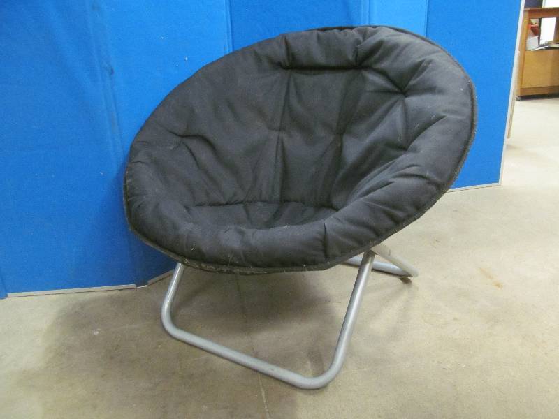 lot 113 image: moon chair