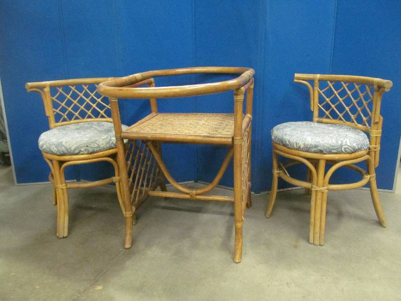 lot 114 image: patio table ,chairs