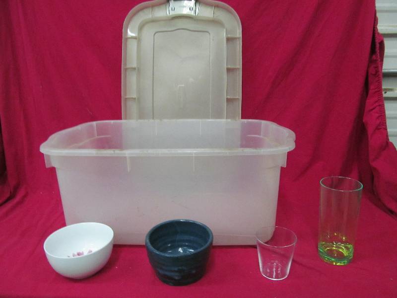 lot 128 image: tote,glasses,bowls,